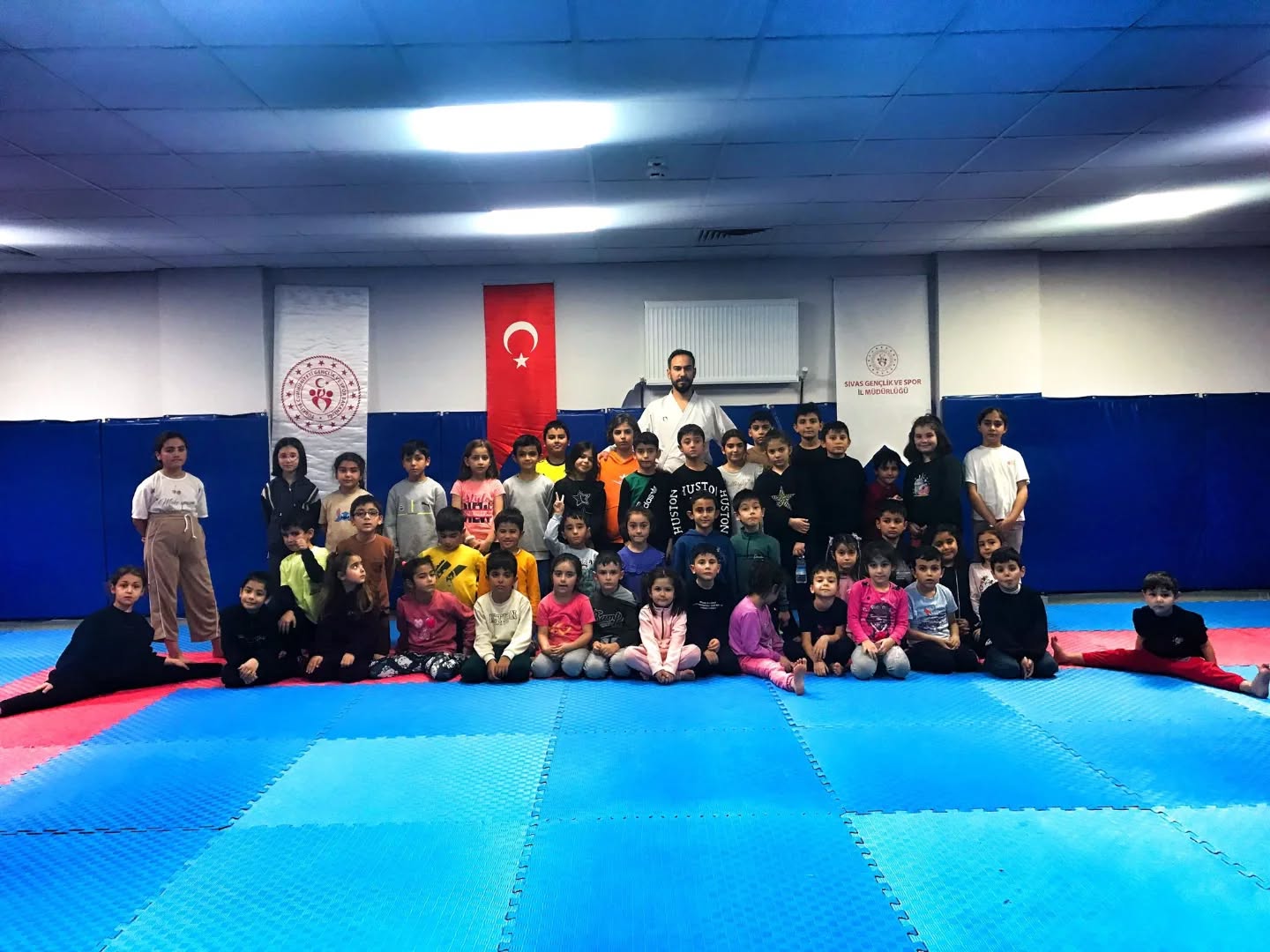 Sivas’ta minikler karateyle güçleniyor