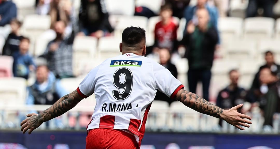 Sivasspor taraftarının umutları yıkıldı, Rey Manaj Çin'e gitti