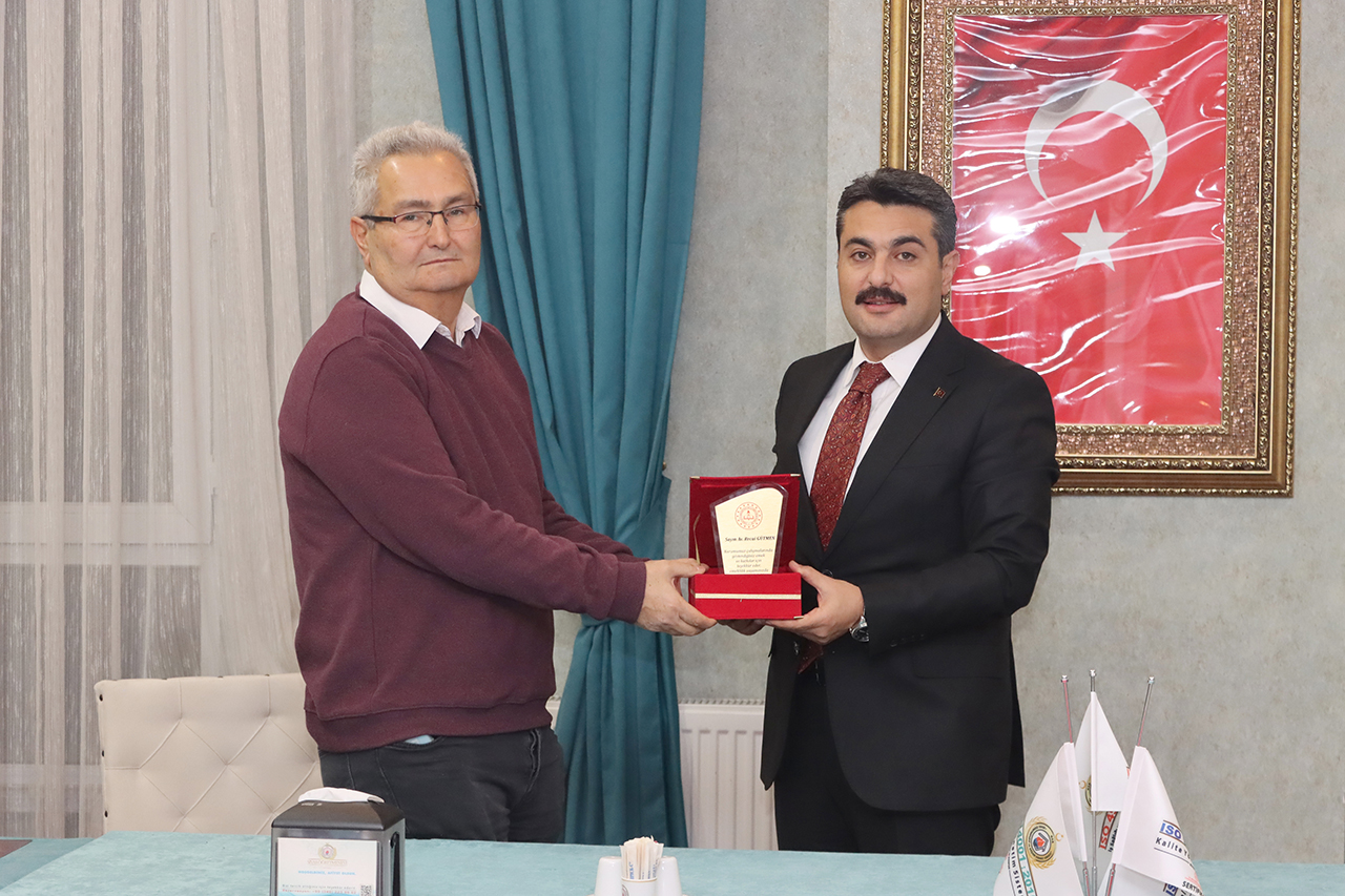 Yılların hukuk emekçisine anlamlı veda