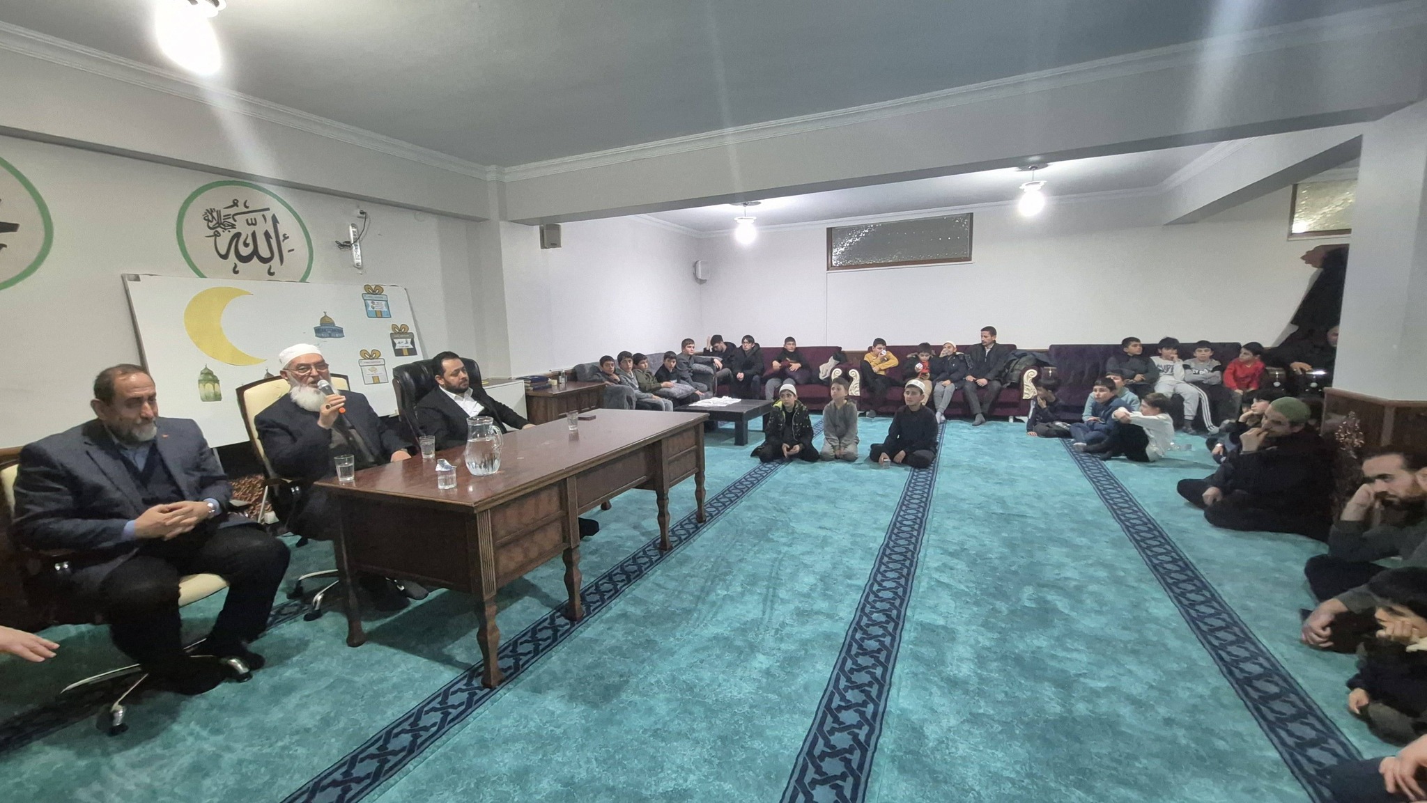 Gençlik merkezinde manevi buluşma