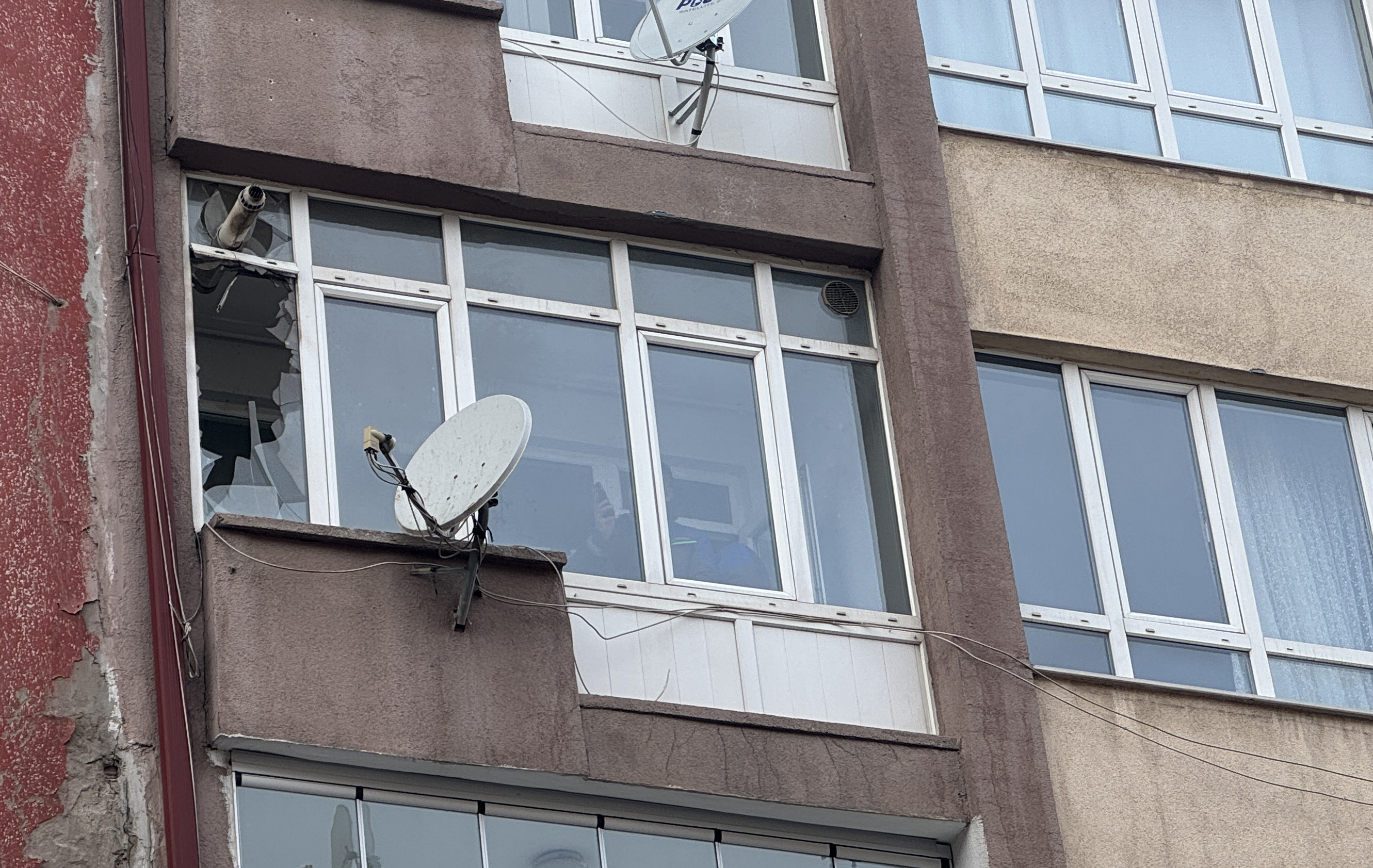 Sivas'ta patlayan kombi hasara yol açtı