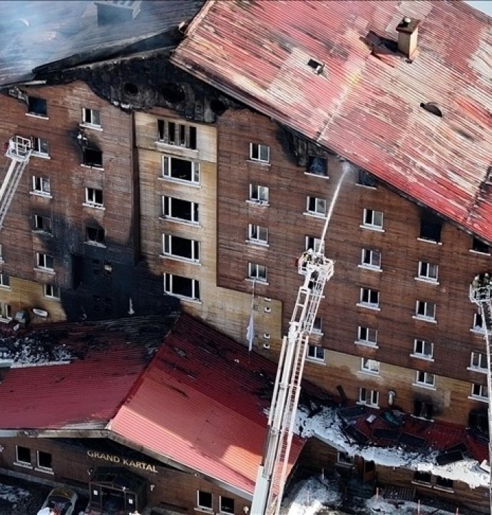 Grand Kartal Otel yangını davasında 11 sanığa müebbet ve bin yıldan fazla ceza verildi