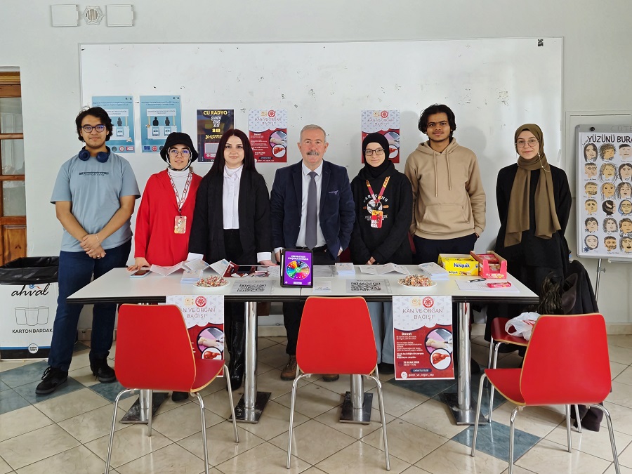 Geleceğin hekimleri kan ve organ bağışı için sahada