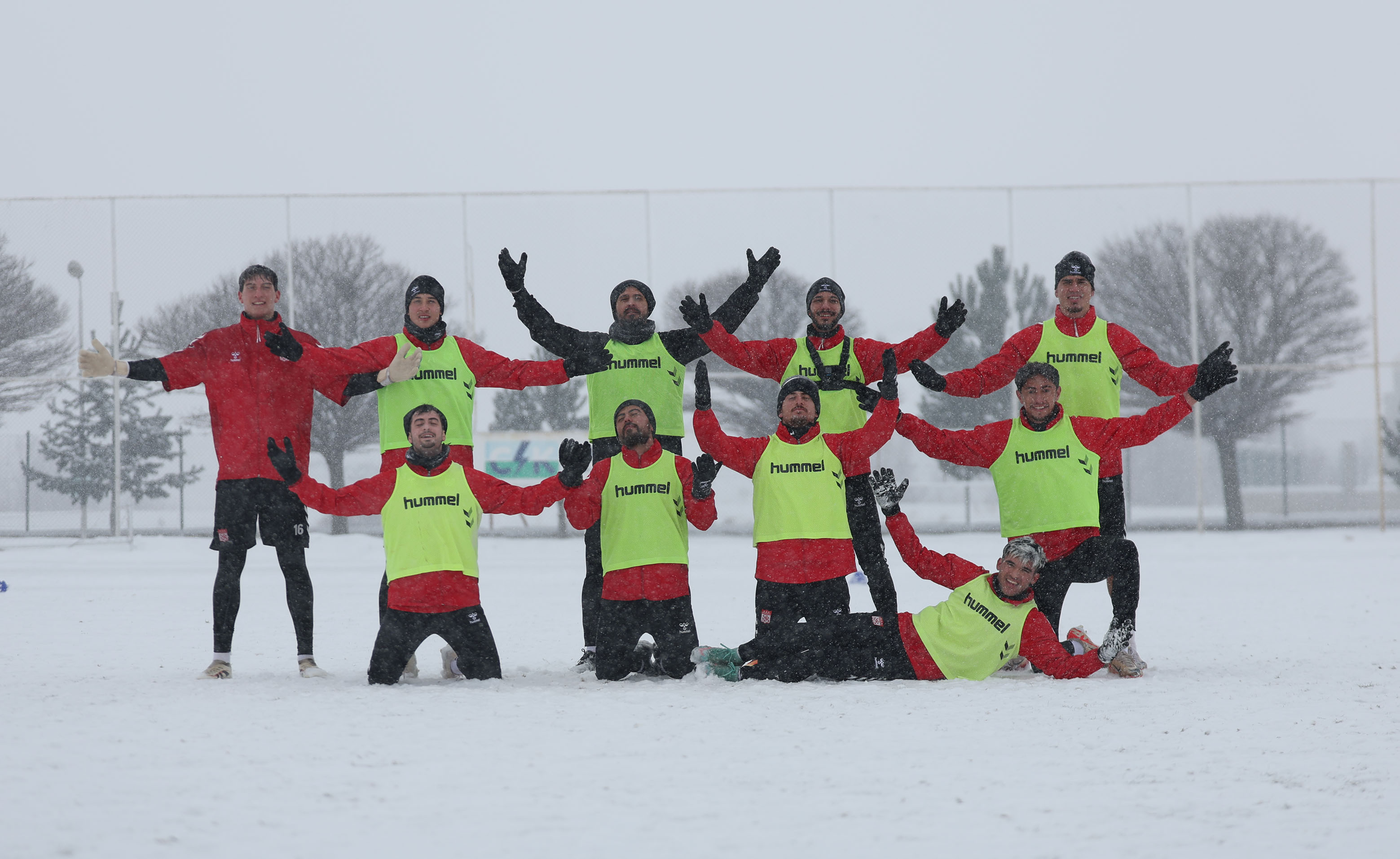 Yiğidolar kar altında Amed’e hazırlanıyor
