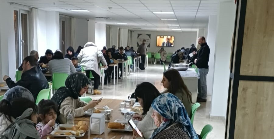 Sivas'ı tipi vurdu, yollar kapandı! 20 otobüs dolusu yolcu mahsur kaldı