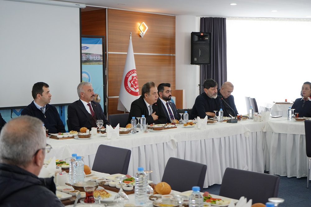 Sivas'ta muhtarlar anlattı, Rektör dinledi