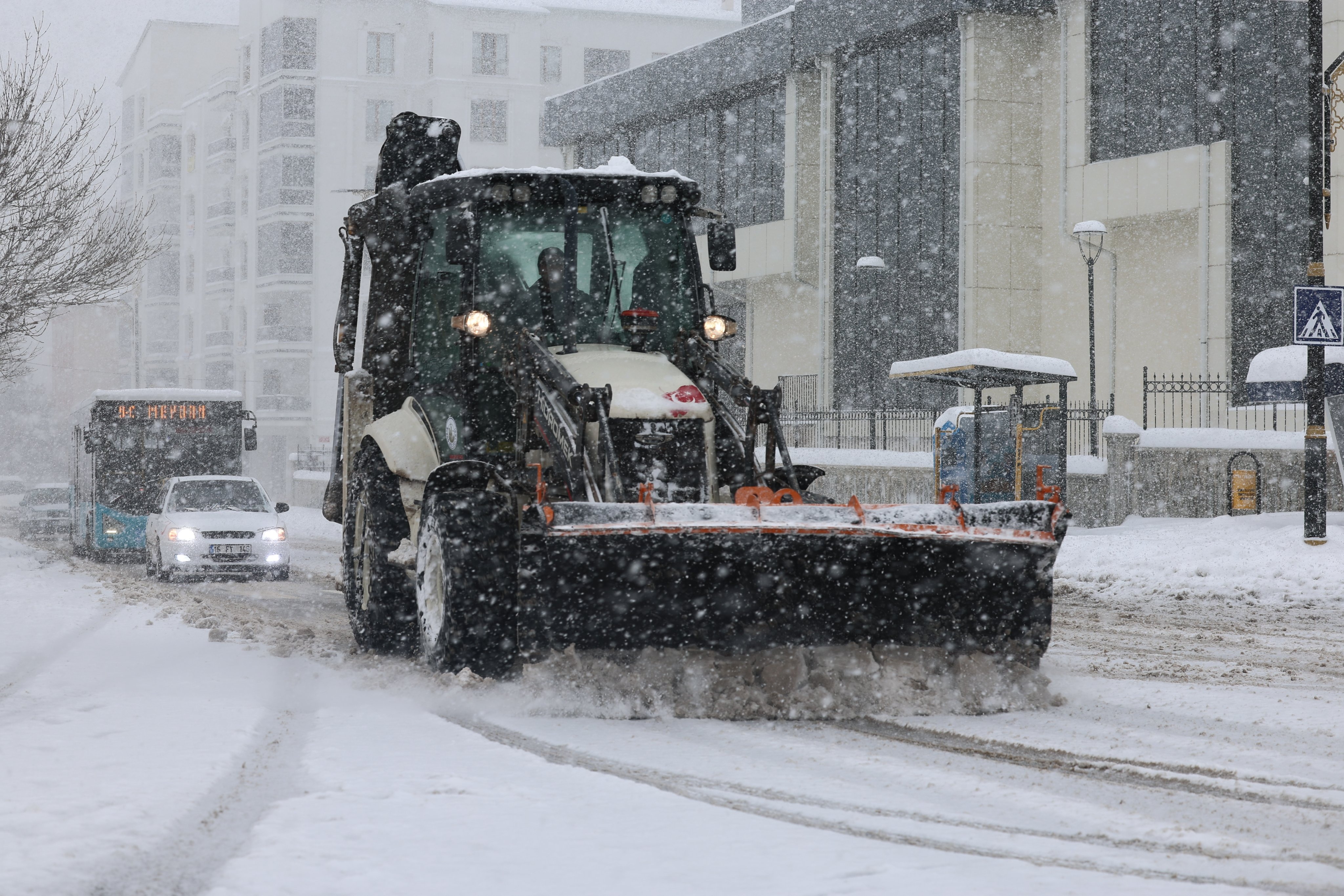 Belediye açıkladı: Son 20 yılın en yoğun kar yağışında...