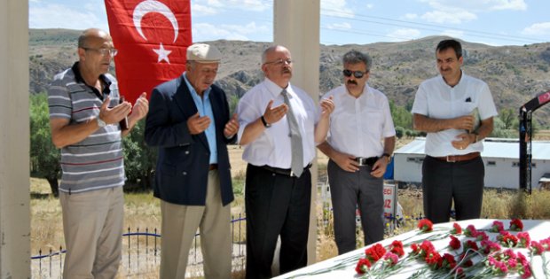 Şehit Gazeteci Yavuz Mezarı Başından Anıldı