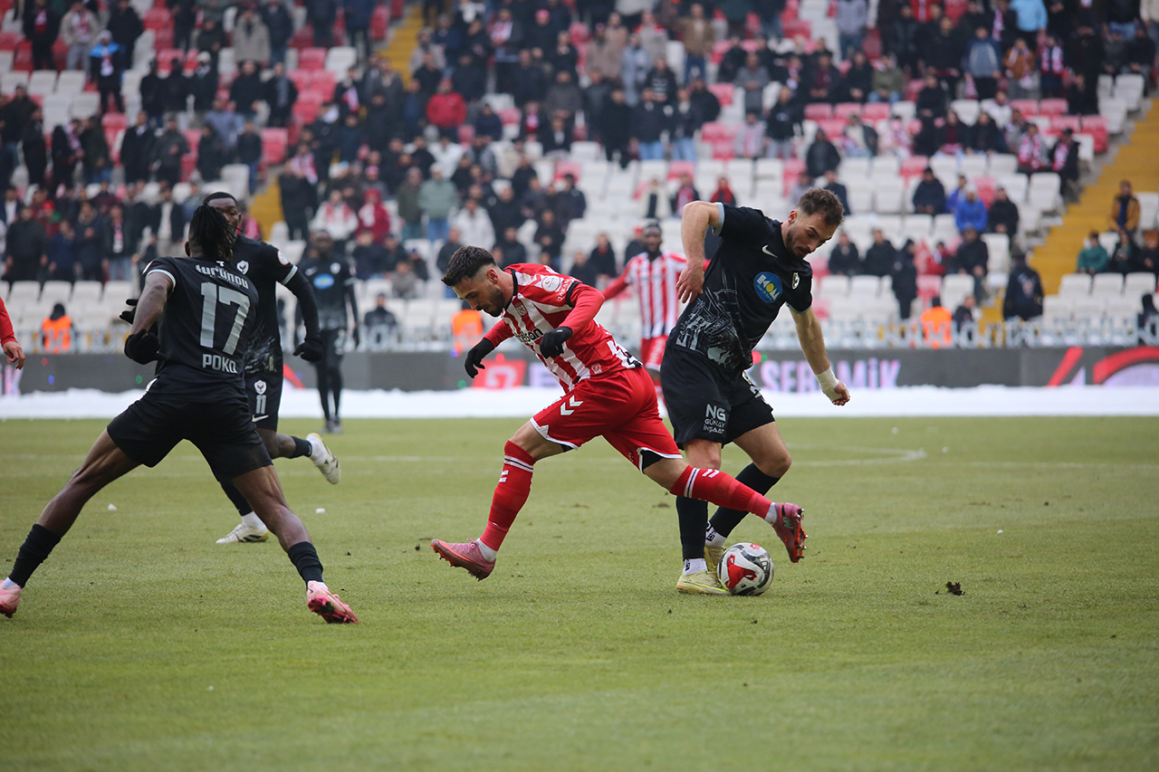 Sivasspor 8. kez berabere kaldı