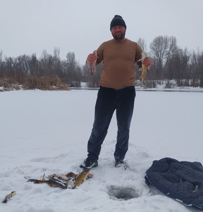 Buz tutan Kızılırmak’ta eskimo usulü balık avı