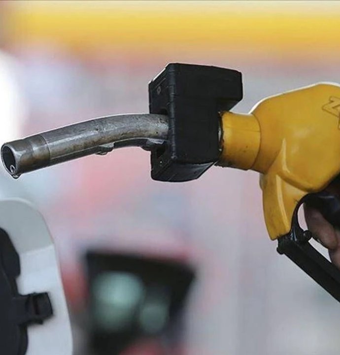 Benzine bir zam daha!