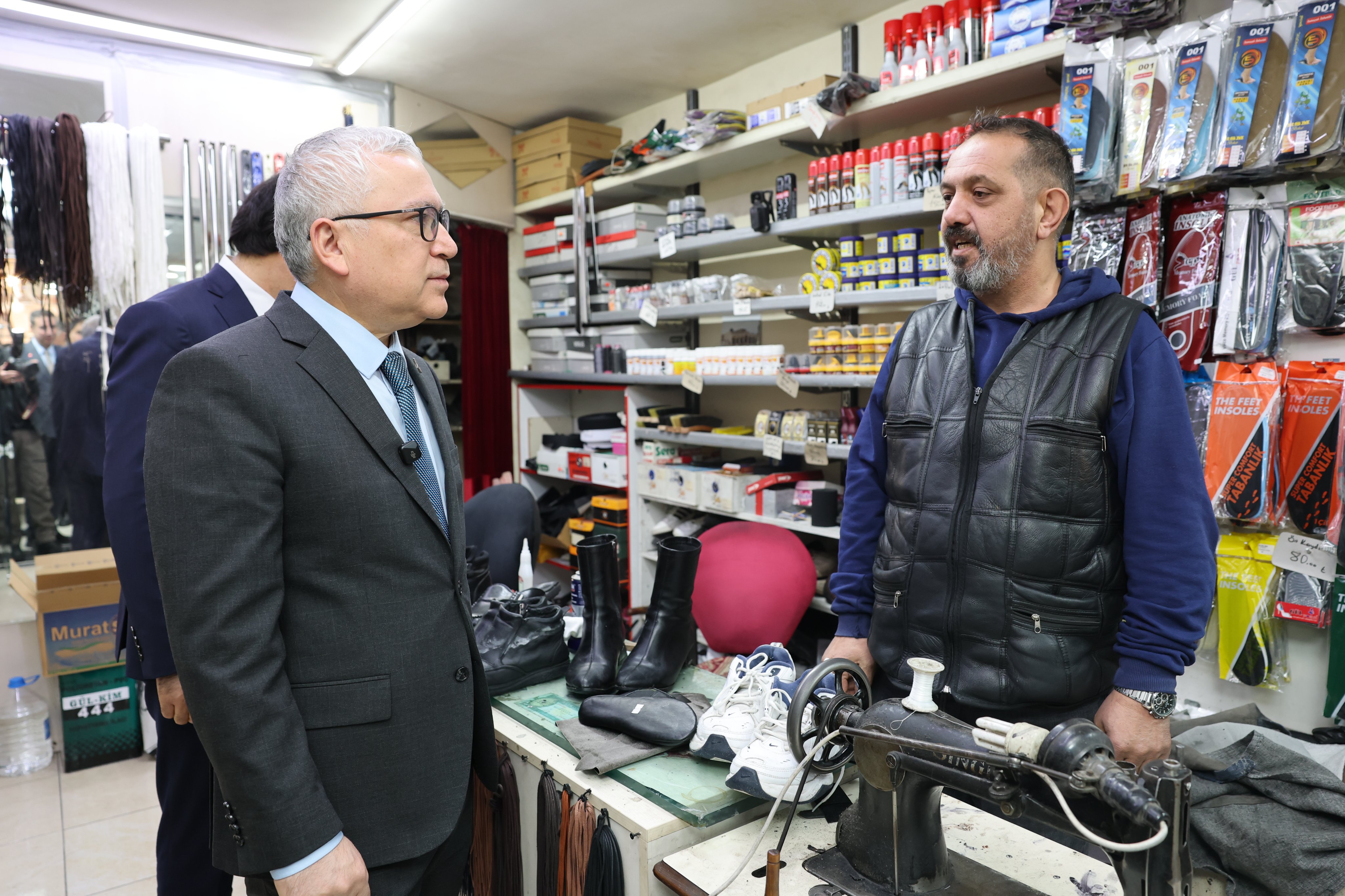 Sivas Valisi Şimşek, Terziler Çarşısı esnafıyla bir araya geldi