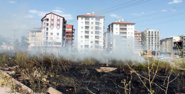 Anız Yangınları Korkuttu