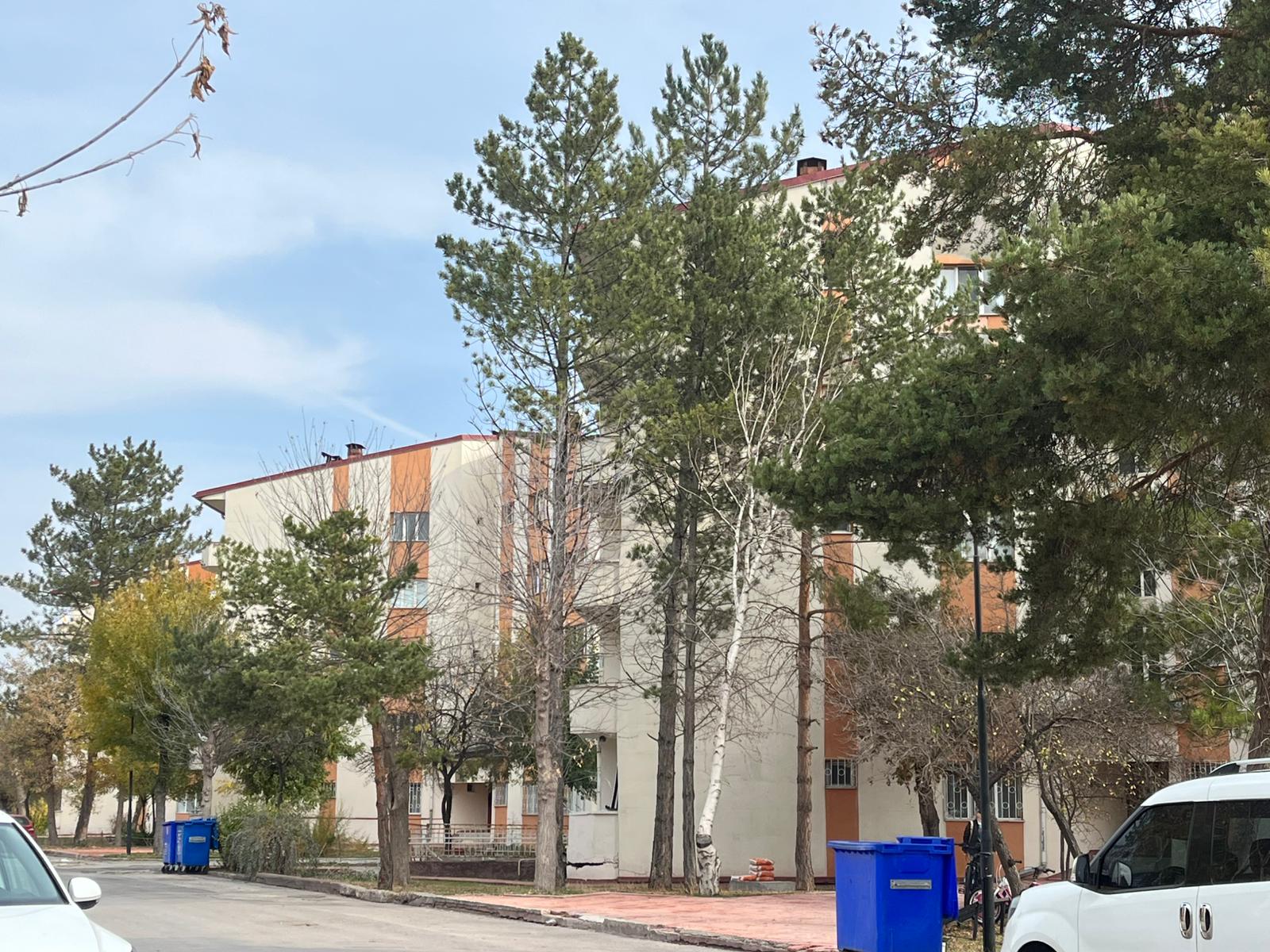 ÜNİPERSEN'den şok iddia: SBTÜ personeli SCÜ lojmanlarında kalıyor!