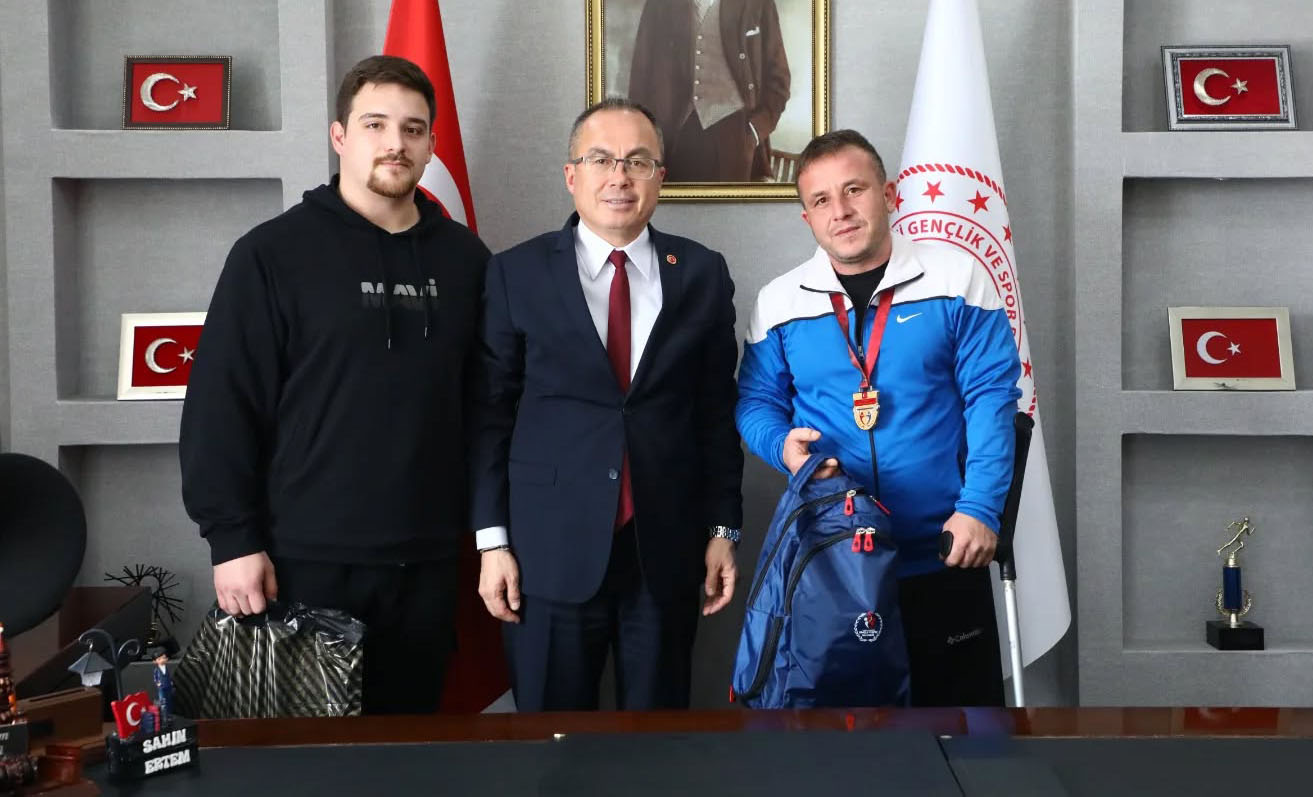 Halterde şampiyonluk sonrası ziyaret