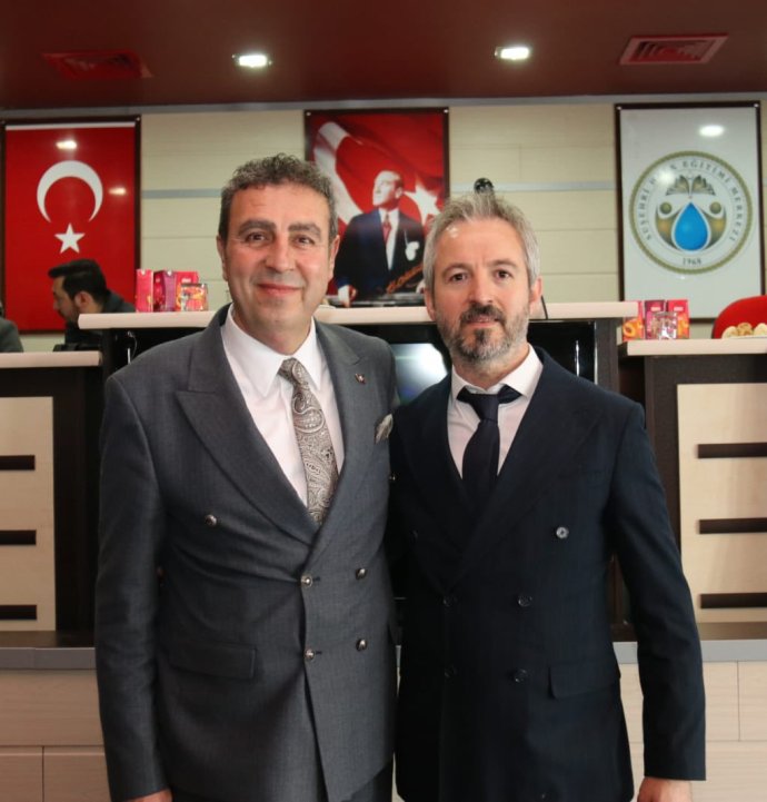 Suşehri'nde Yıldız güven tazeledi