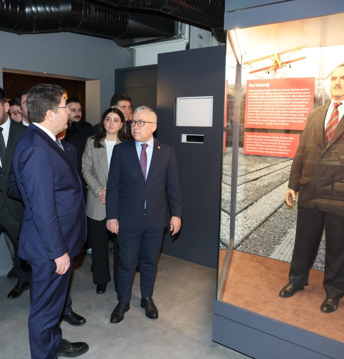 Bakan Tunç,  Şehir Müzesi'nde