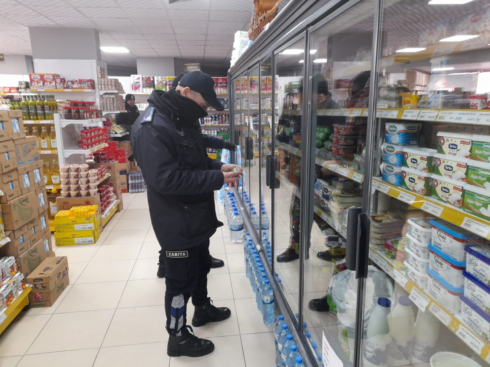 Sivas'ta  marketlere zabıta denetimi