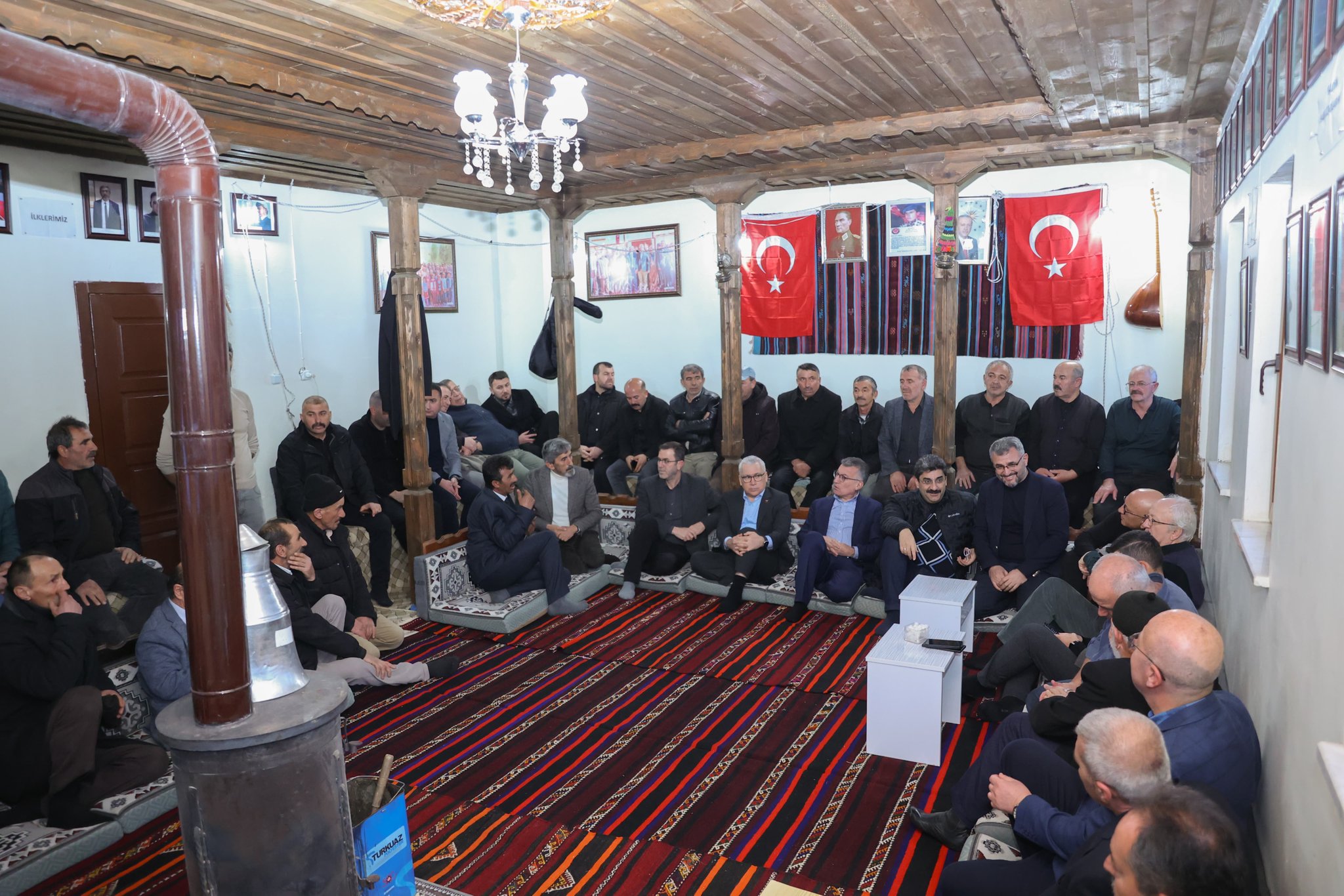 Köy konağında türkülerle sıcak buluşma