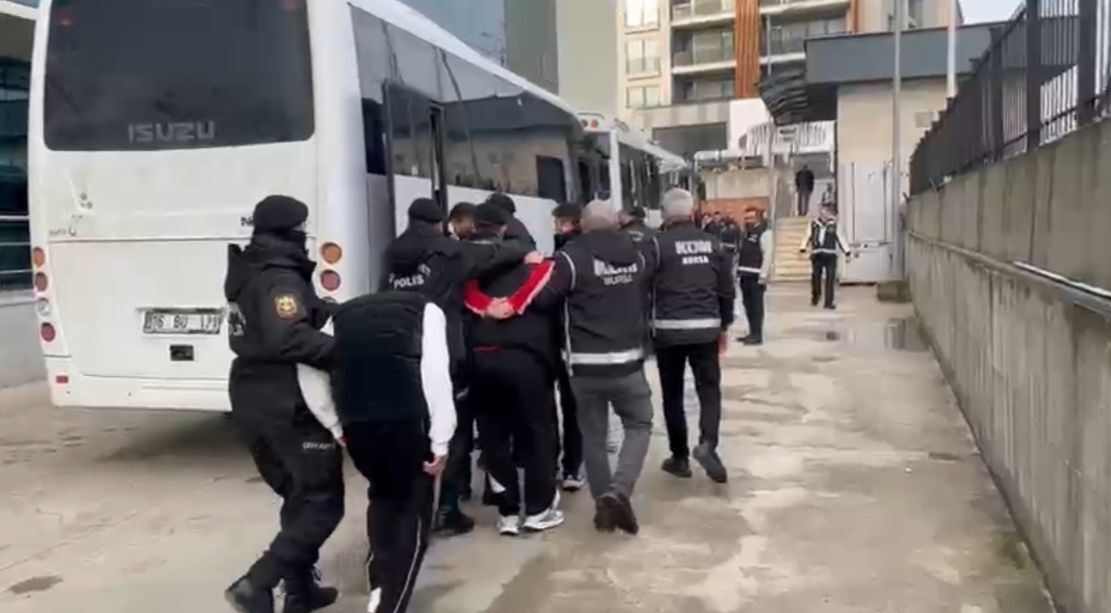 Silahlı eylem ve soygun hazırlığındaki 3 şüpheli, kaldıkları otelde yakalandı