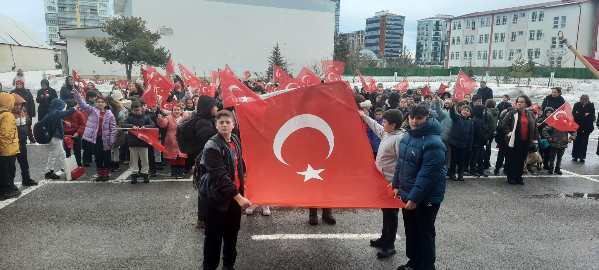 Sivas'ta yarıyıl tatili sonrası ilk ders zili çaldı