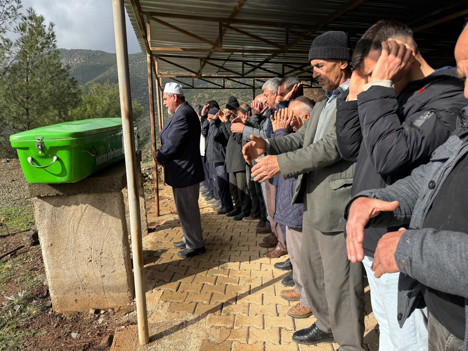 Sobadan sızan gazdan zehirlenen baba ile kızı toprağa verildi
