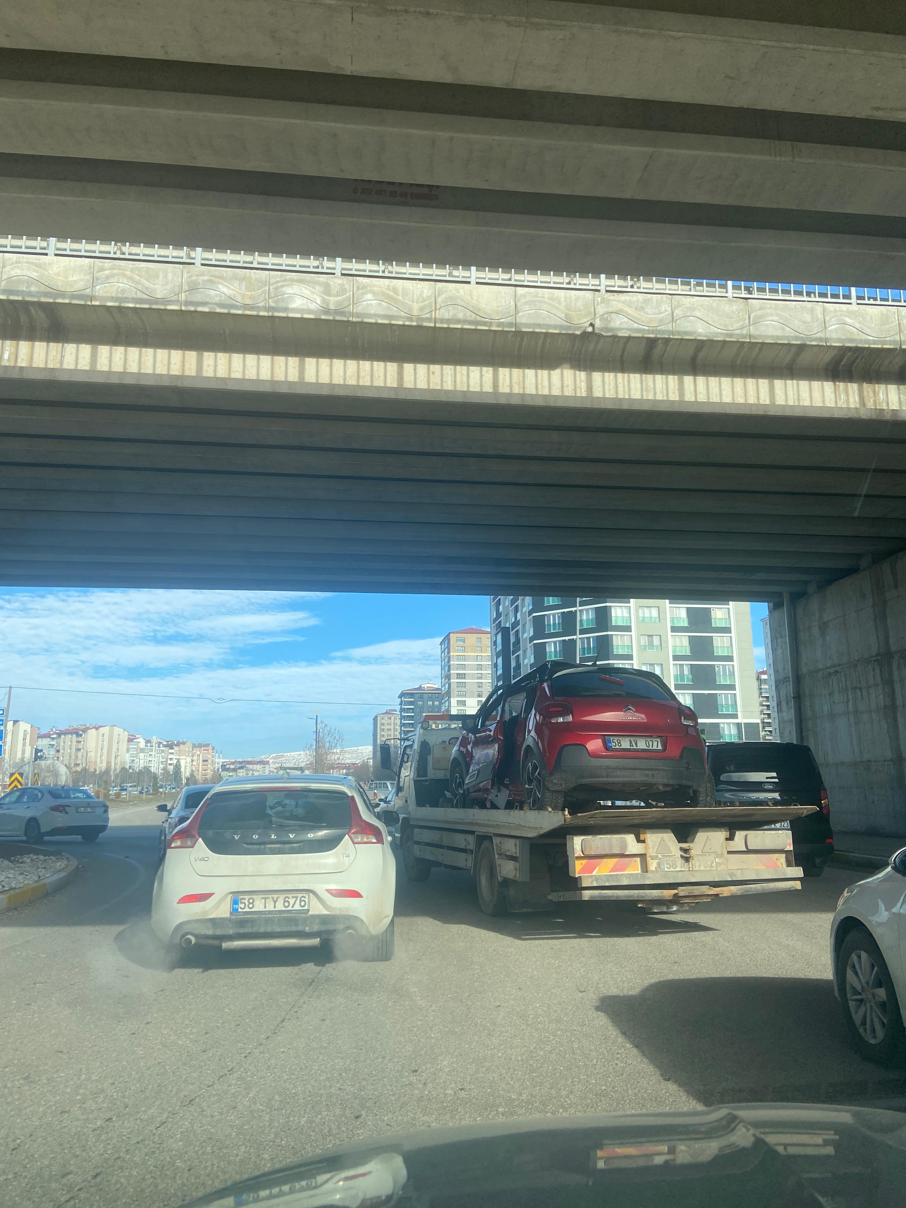 Sivas’ta maddi hasarlı trafik kazası