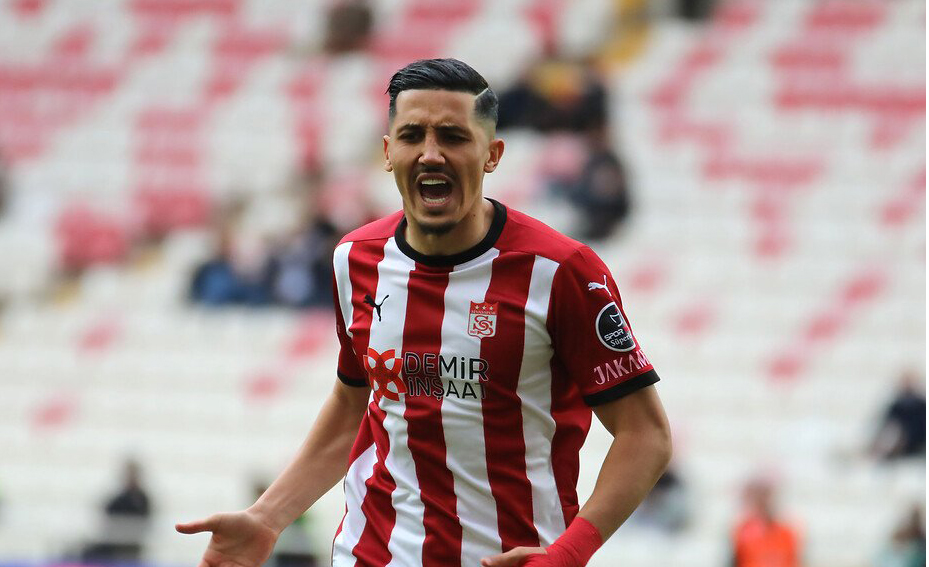 Fajr konuştu: Transfer neden olmadı?