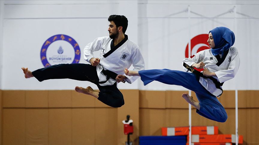 Tekvando şampiyonası yoğun katılımla başladı