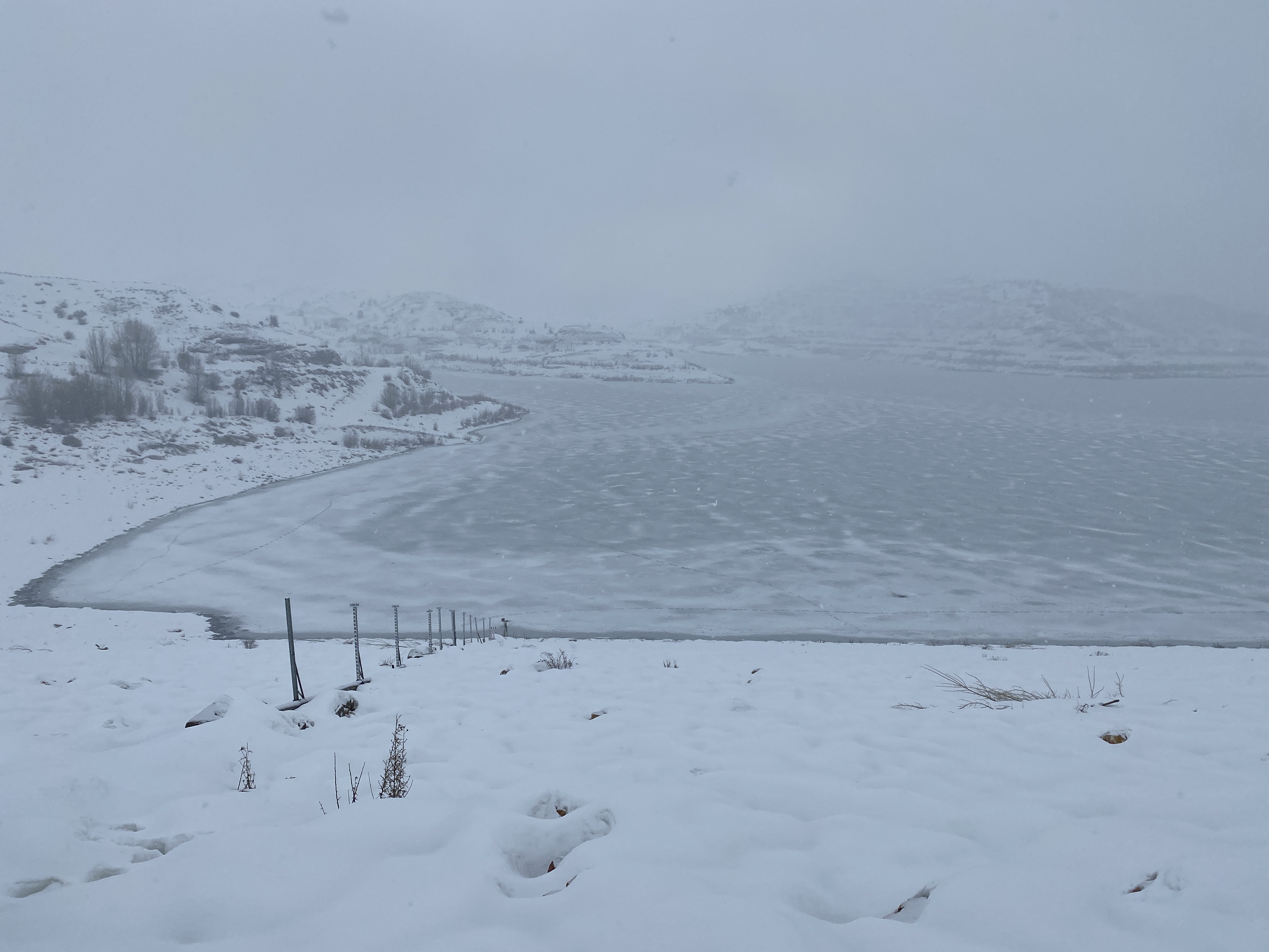 4 Eylül Barajı'nın yüzeyi buz tuttu