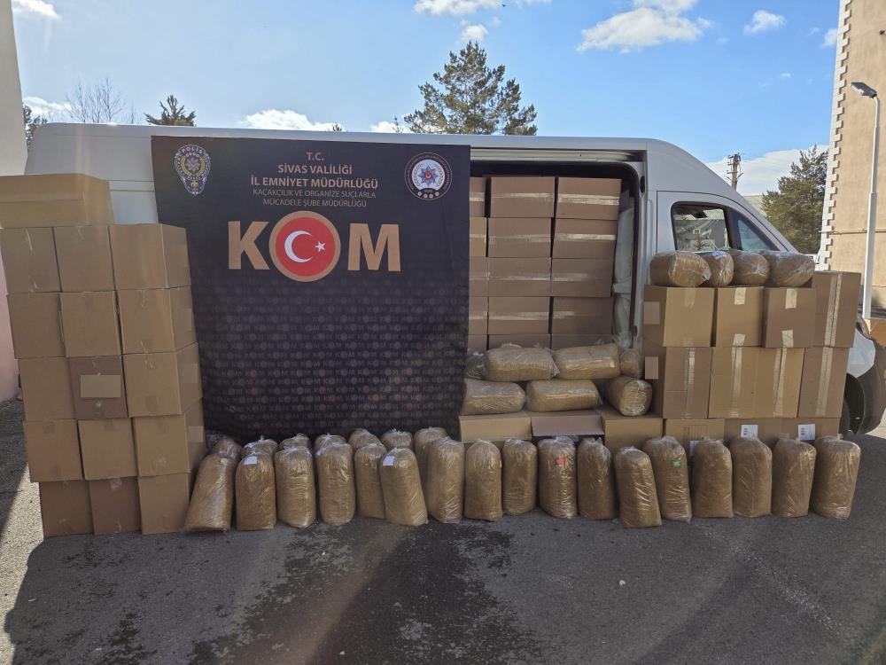 Sivas'ta kilolarca kaçak tütün ele geçirildi