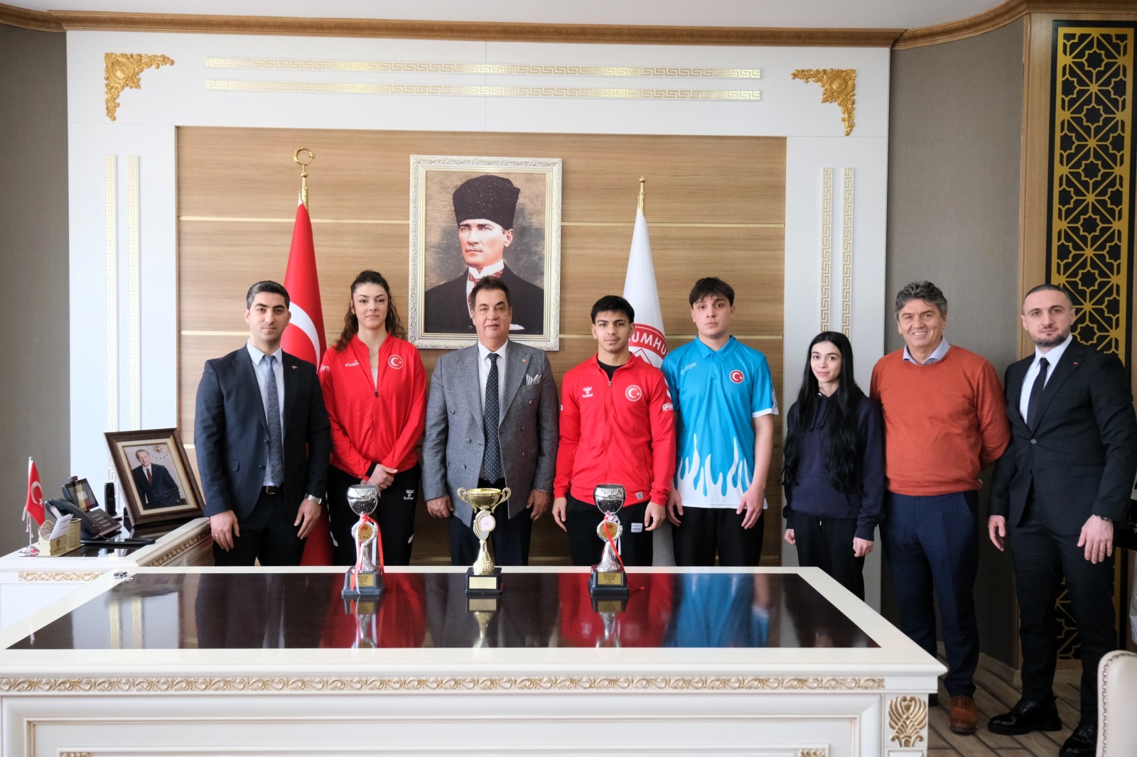 Rektörden judoculara tebrik