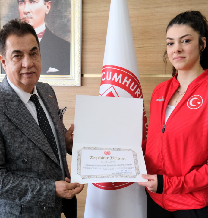 Rektörden judoculara tebrik