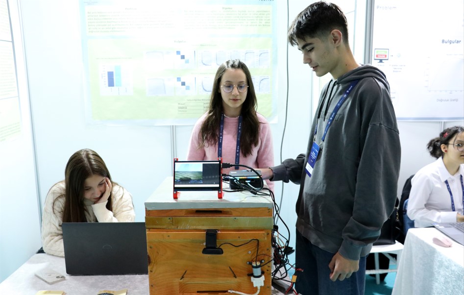 BİLSEM'li mucitten arıcıların sorununa 'yapay zekalı' çözüm! TÜBİTAK için proje hazırladı...