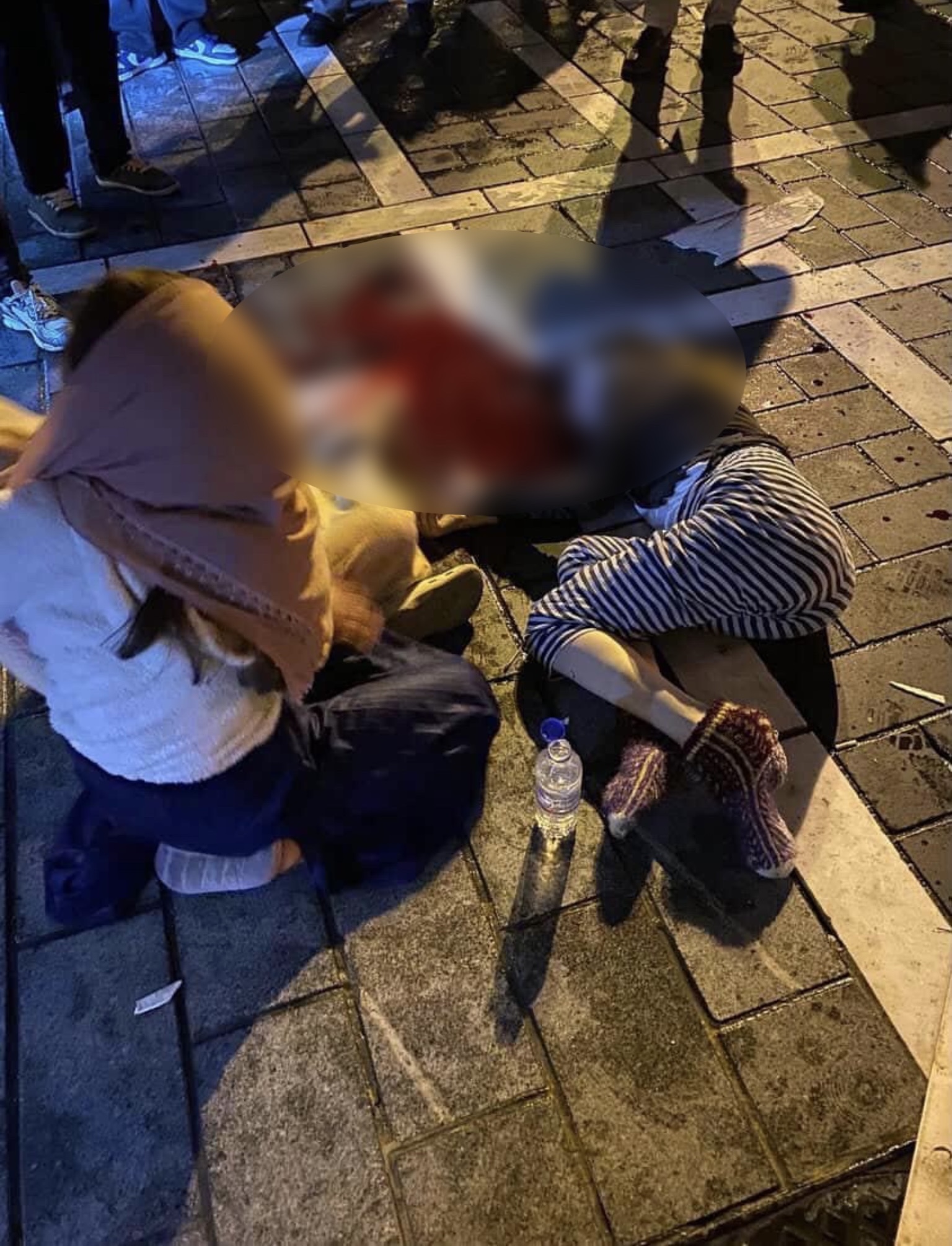 “Bir Şey Yok Yaşıyor” Sözleri Arasında Acı Son