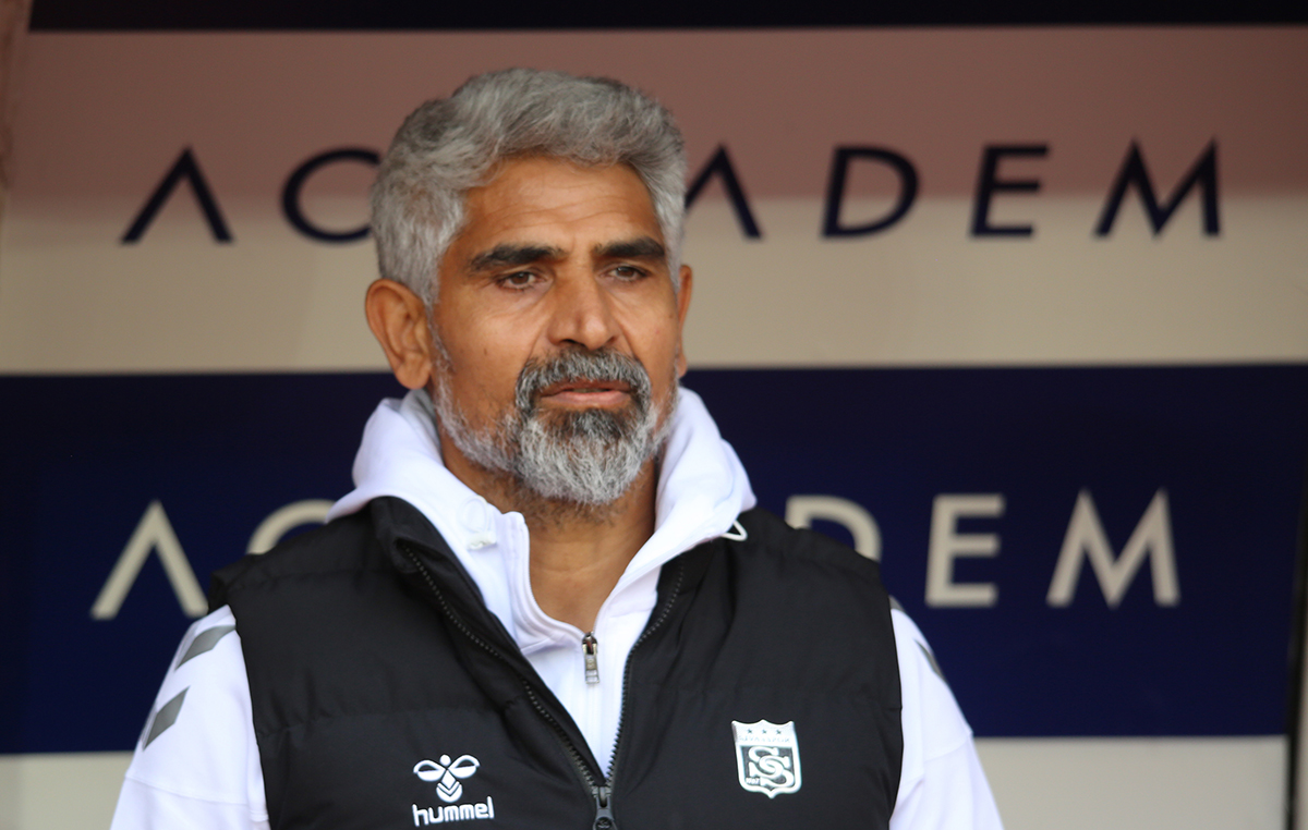 İsmet Taşdemir, Sivasspor’da ilk maçına çıktı