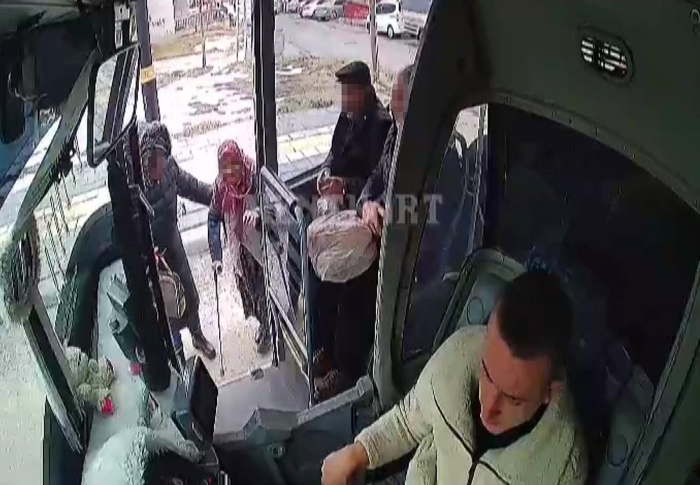 Sivas’ta otobüs şoföründen yürek ısıtan hareket