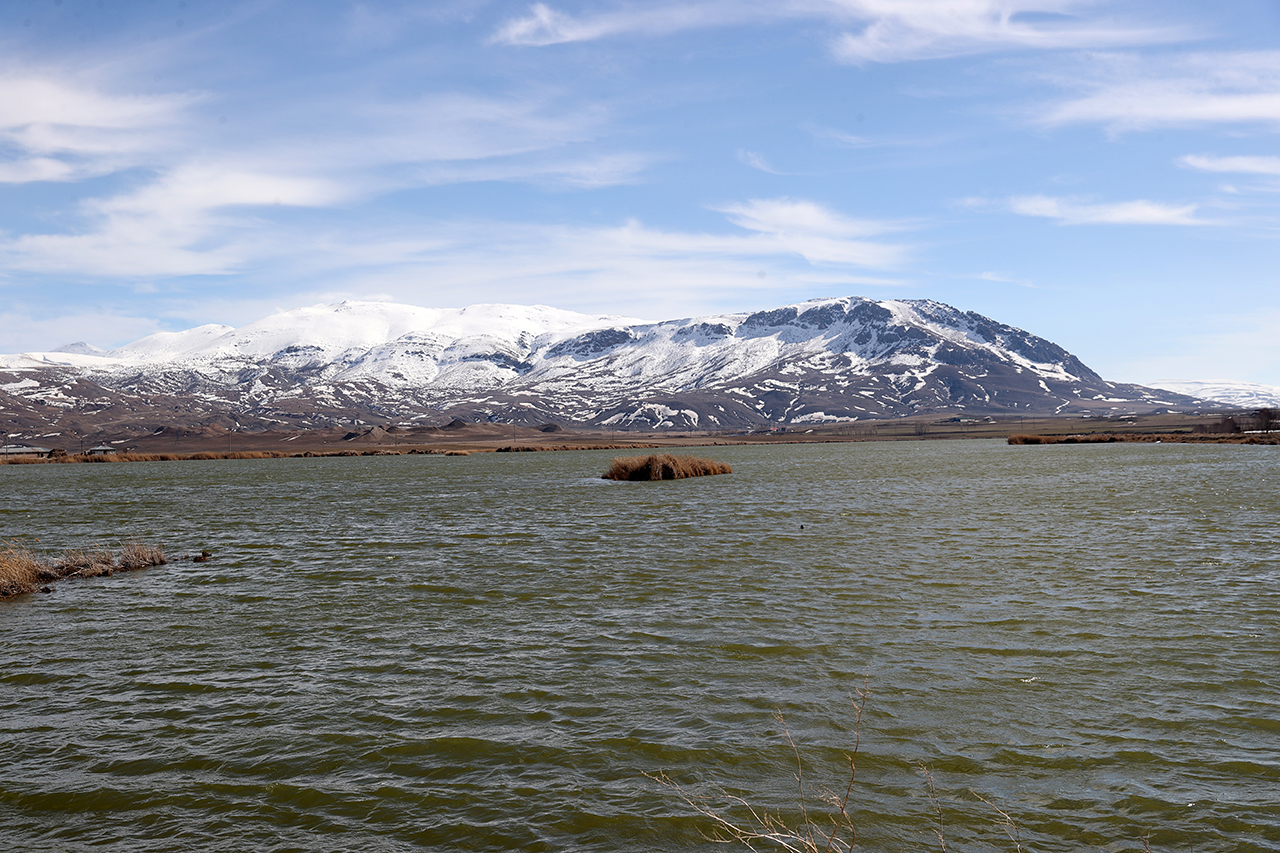 Eriyen kar suları Ulaş Gölü’nü yeniden canlandırdı