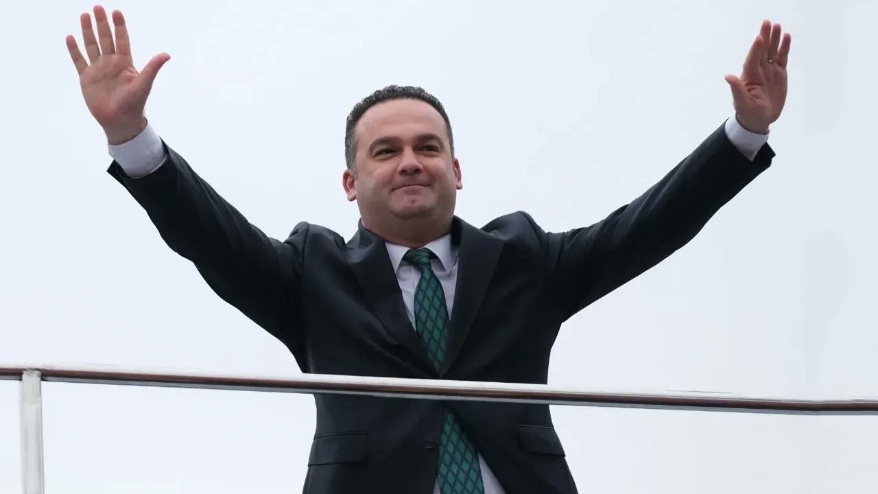 Çocuğa cinsel taciz suçundan tutuklanmıştı Hasbi Dede, ihraç talebiyle disipline sevk edildi!