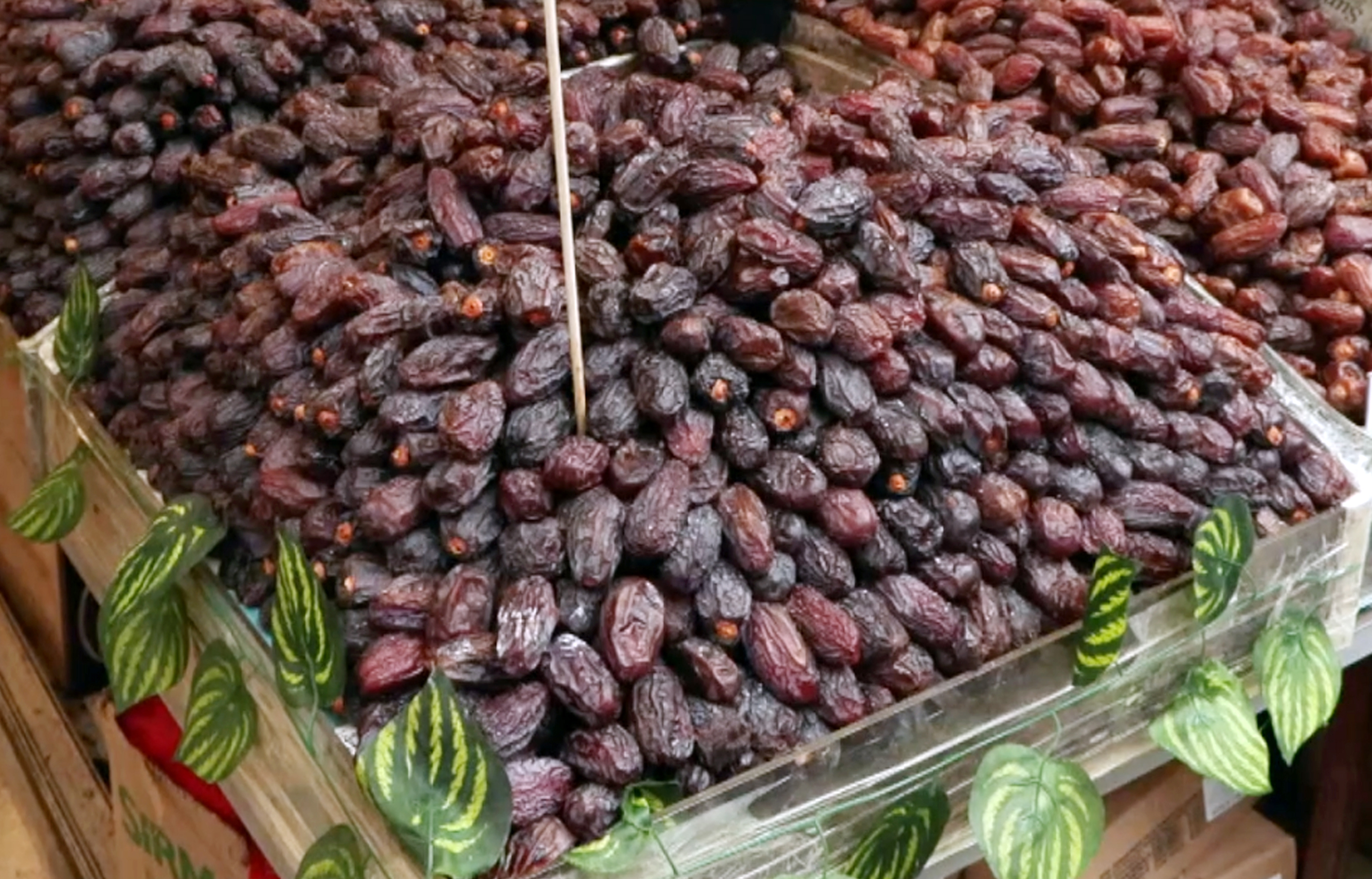 Açıkta satılan hurmada kanser tehlikesi!