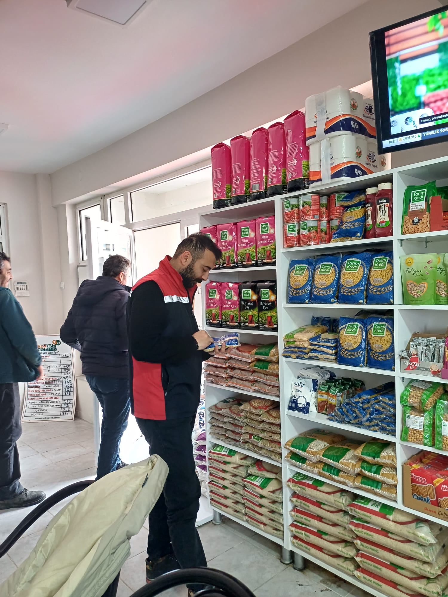 Ulaş'ta marketlerde gıda denetimi yapıldı