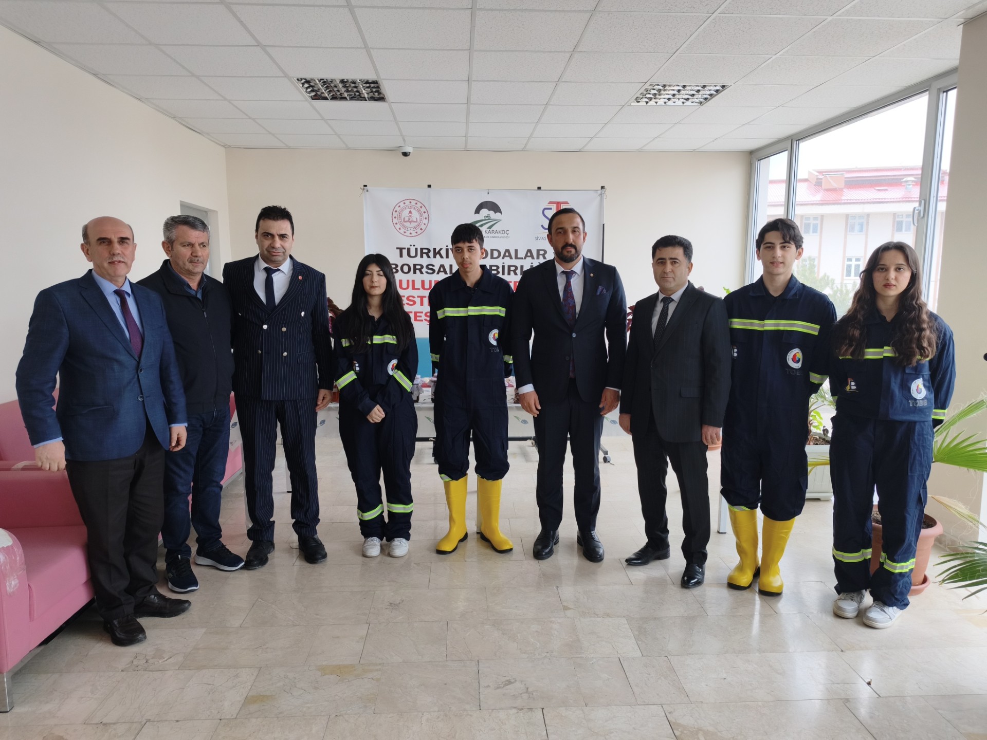 Tarım Meslek Lisesine ekipman ve burs desteği