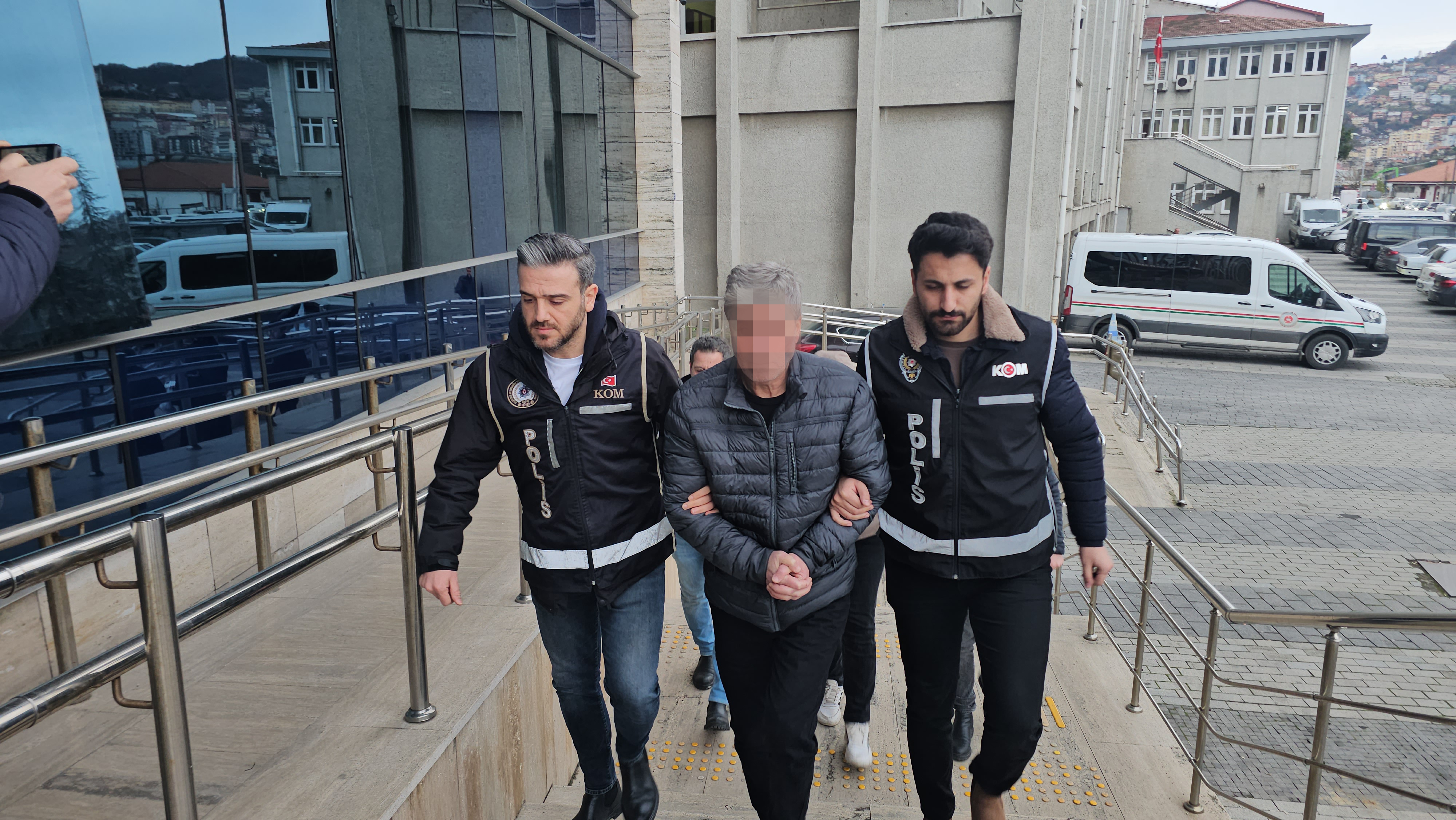 Madencilere rüşvet karşılığı rapor verdiği iddia edilen doktora gözaltı