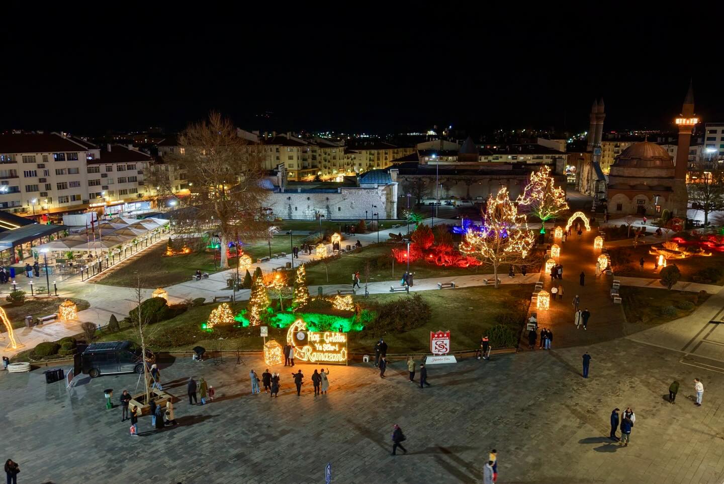 Sivas'ın tarihi meydanına Ramazan sokağı