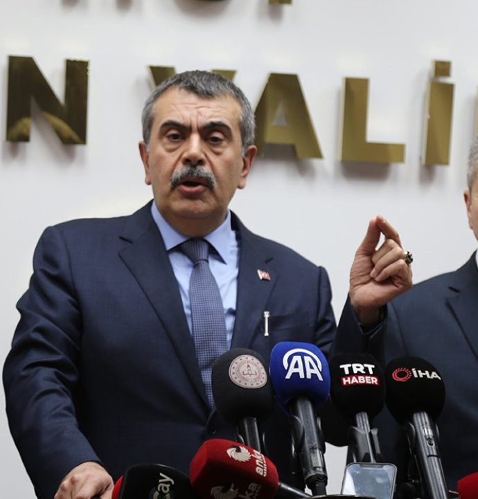 Bakan Tekin: "Özgür Özel kadar midesi geniş değilim"