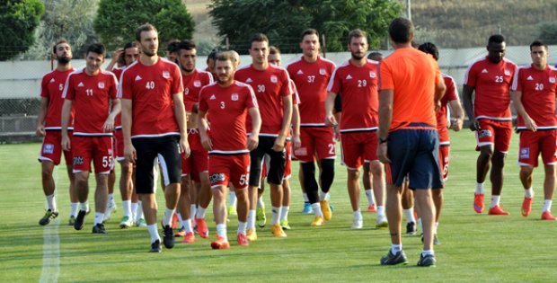 Yiğido Aslan´a Bileniyor