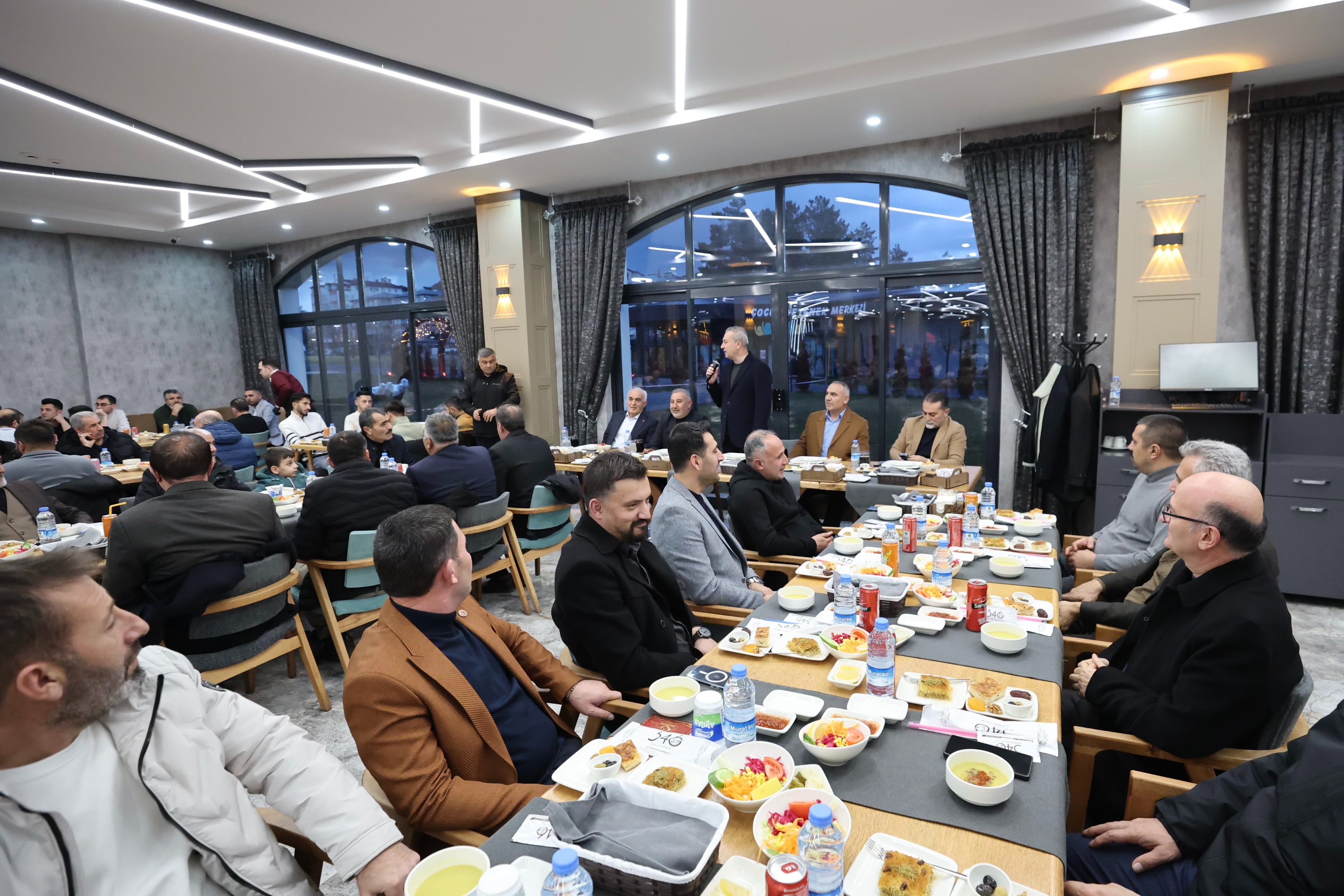 Sivas’ta Küpeli Köyü Derneği’nden iftar programı