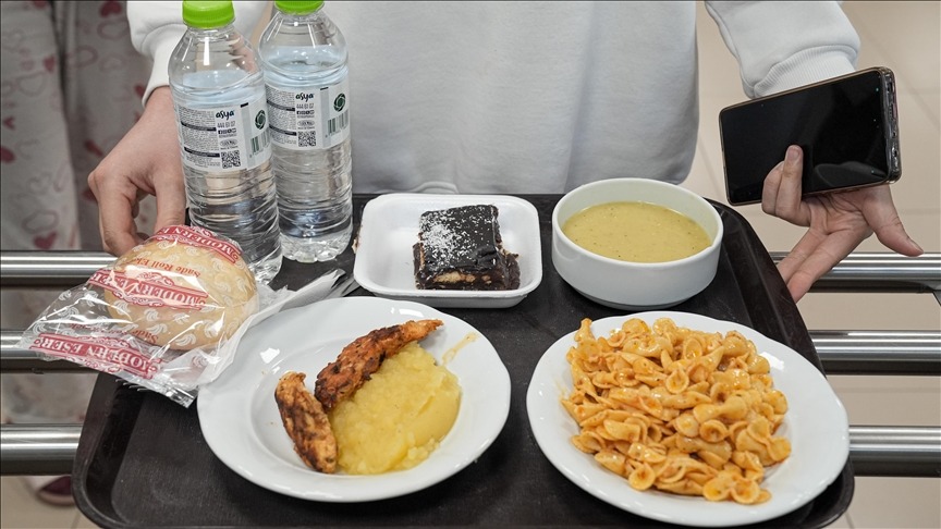 Öğrenciler, KYK yurtlarındaki yemek hizmetlerinden memnun