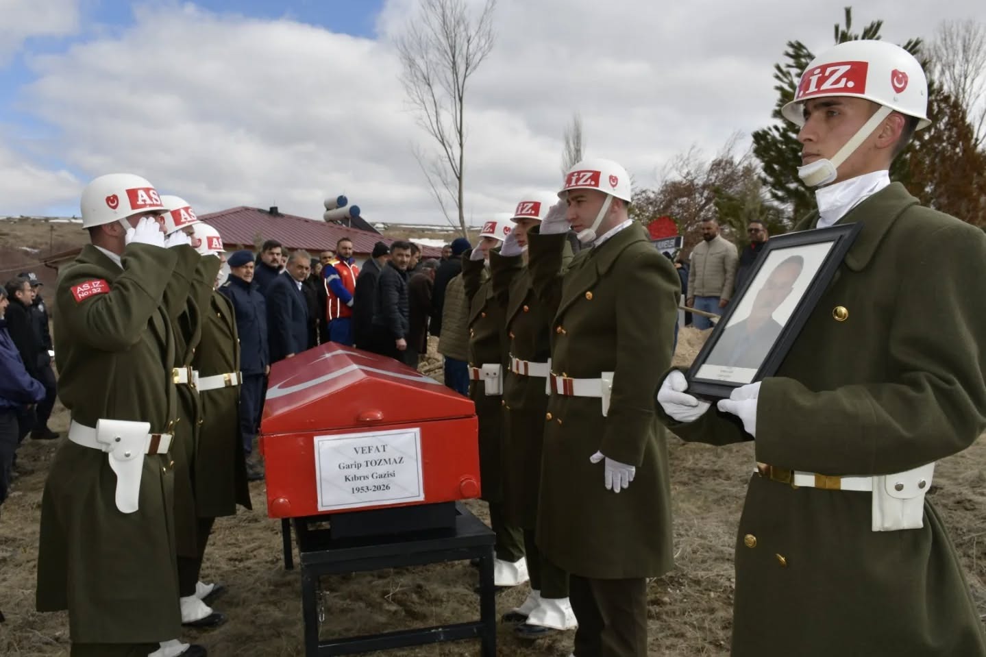 Kıbrıs Gazisi Garip Tozman, Sivas'ta son yolculuğuna uğurlandı