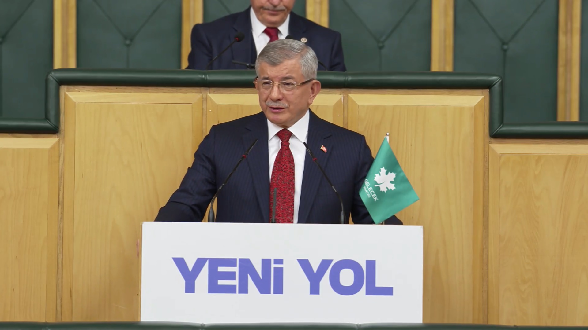 Davutoğlu'ndan Mehmet Şimşek'e çağrı: Bütçe açığını kapatmak için mazota yüklenmeyin